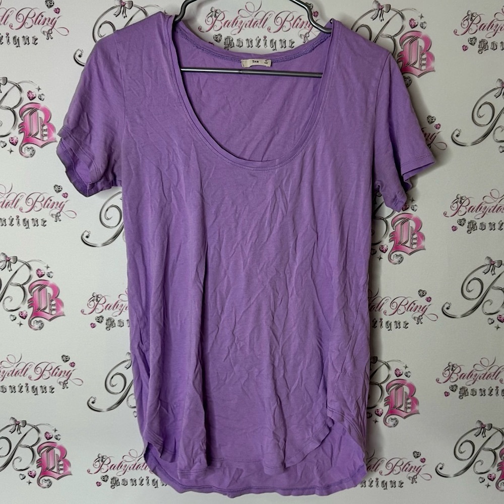 TNA Lavender Short Sleeve Tee scoop Neck lavender light purple comfy loose